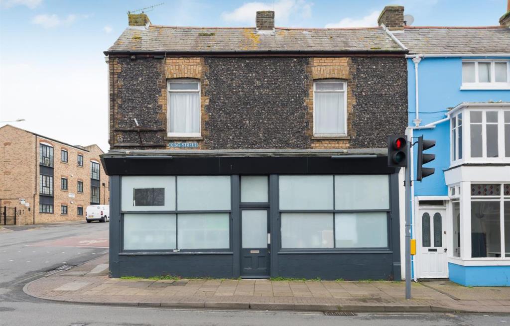 Lot: 63 - VACANT SHOP AND FLAT FOR INVESTMENT - Front